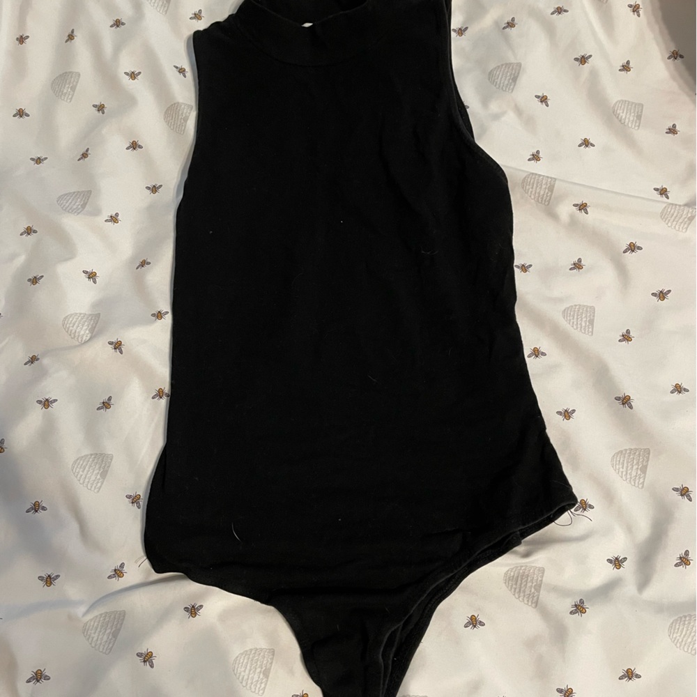 Some clothes I’m selling :)